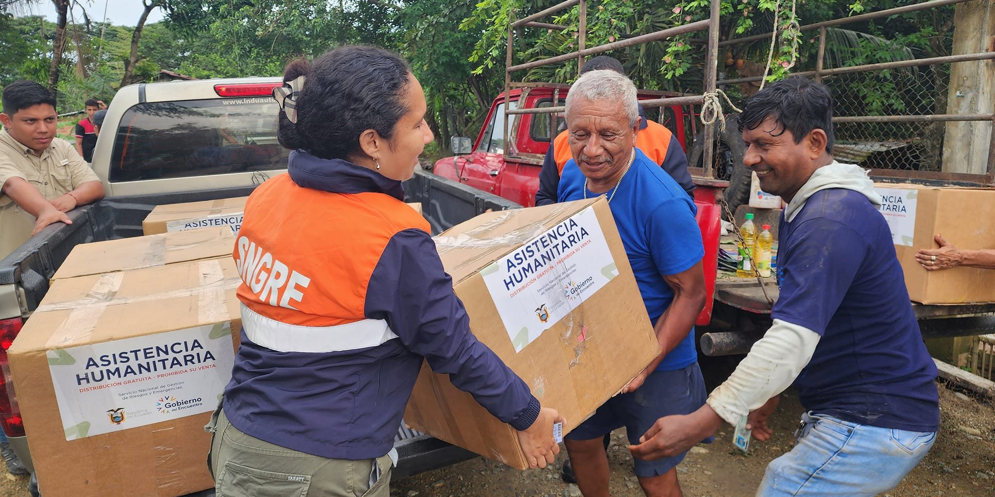 ENTREGA DE AYUDA HUMANITARIA