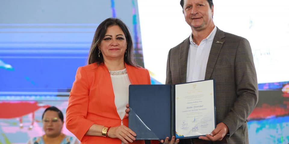 ENTREGA DE CREDENCIALES