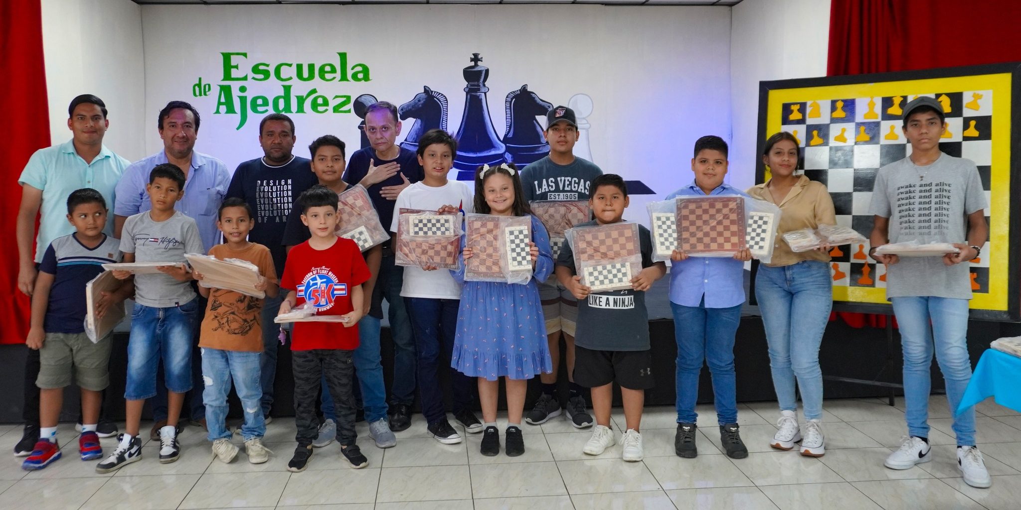 INICIARON LAS CLASES DE AJEDREZ EN MARCELINO MARIDUEÑA